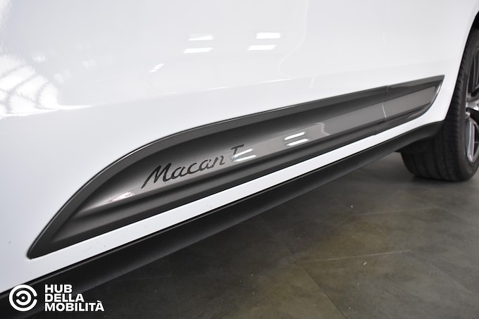 PORSCHE Macan 2.0 T